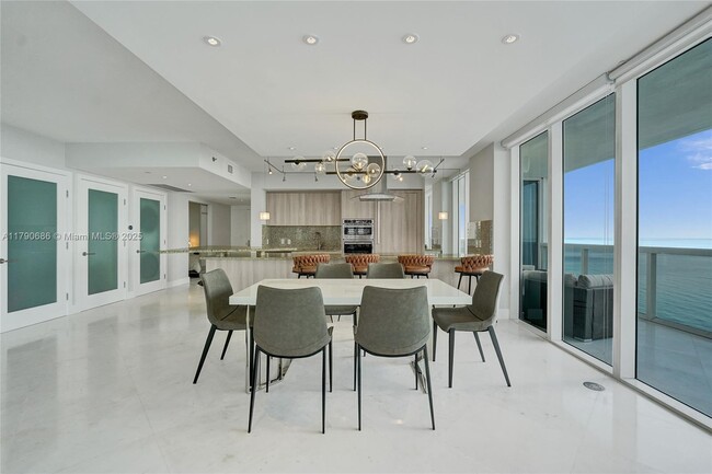 Building Photo - 1830 S Ocean Dr