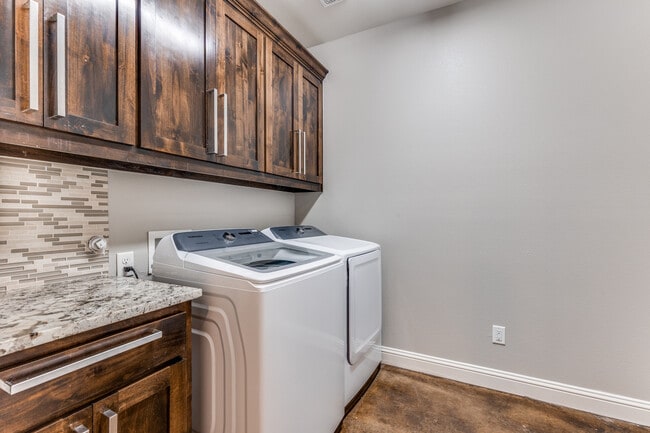 Building Photo - 3141 Greene Ave