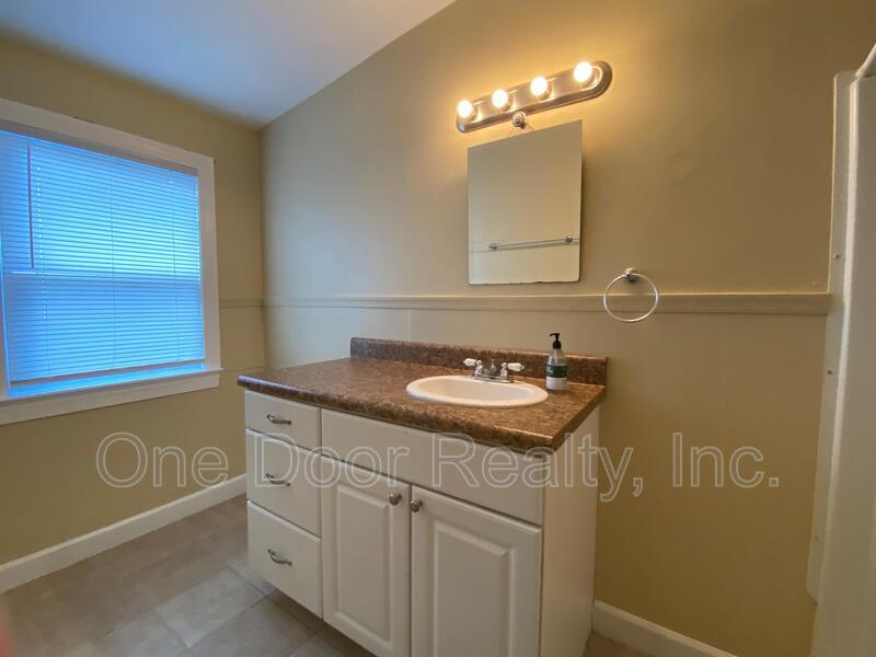 Building Photo - 1107 B Richmond Rd