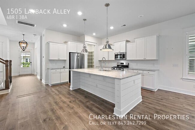 Building Photo - 1505 Layback Aly