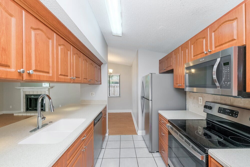 Building Photo - 7511 Breezewood Ct