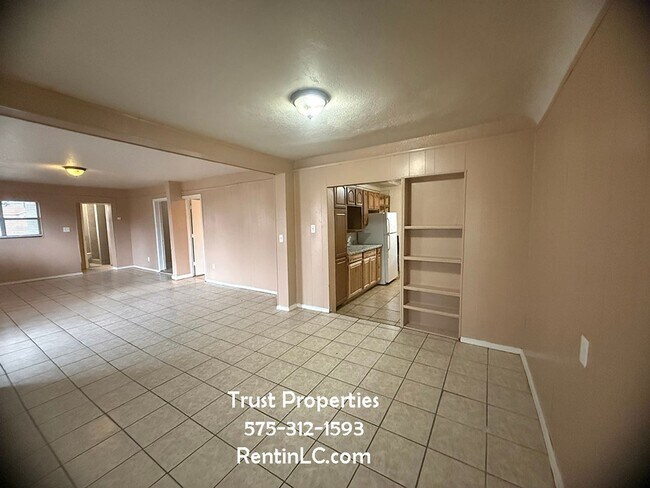 Building Photo - 920 Texas Dr