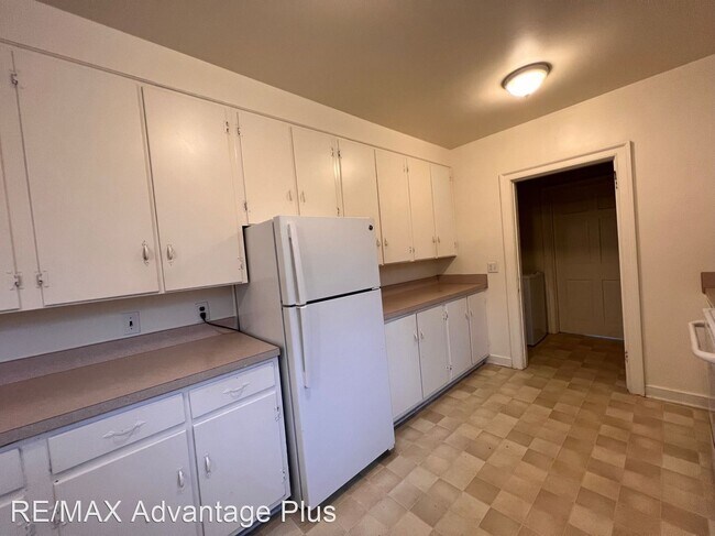 Building Photo - 3 br, 2.5 bath House - 2101 Peery Drive