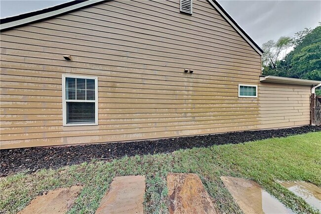 Building Photo - 422 Arrowhead Trail
