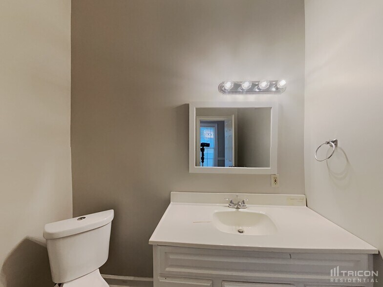 Building Photo - 2671 Tucson Way