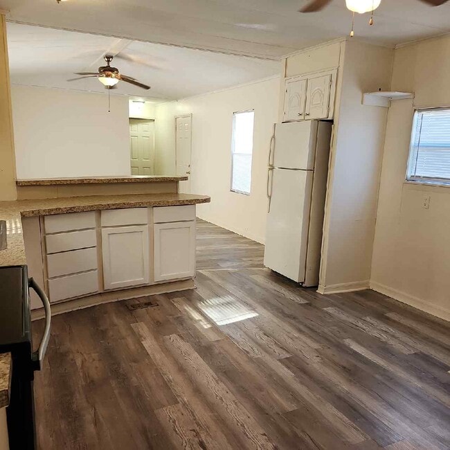 Building Photo - 85028 Patricia Ct