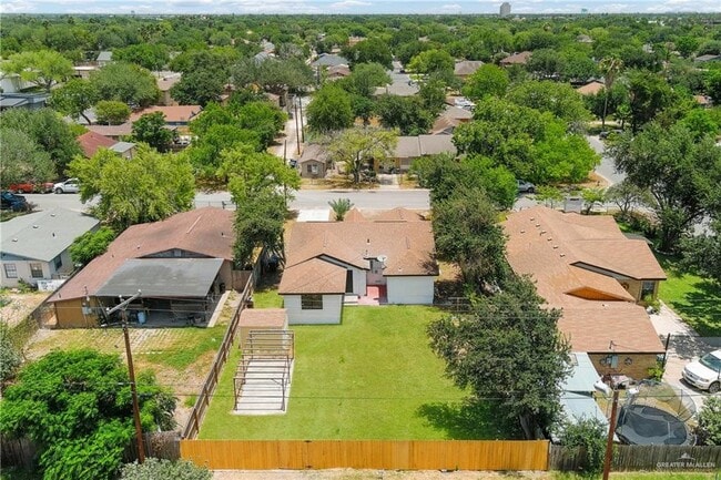 Building Photo - 22 Quince Ave