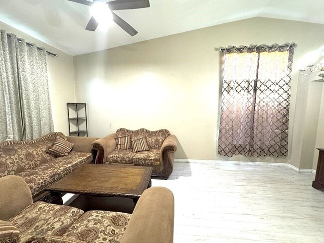 Building Photo - Beautiful Single Story House - OVERSIZED lot in the sought after Vail Ranch Community right in th...