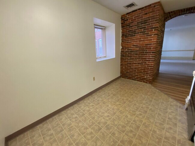 Building Photo - 30 Hanover St