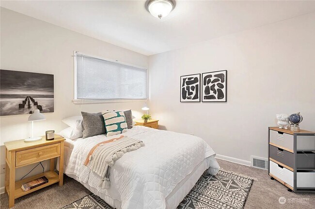 Building Photo - Amazing Richmond Beach Retreat 2bd 2ba
