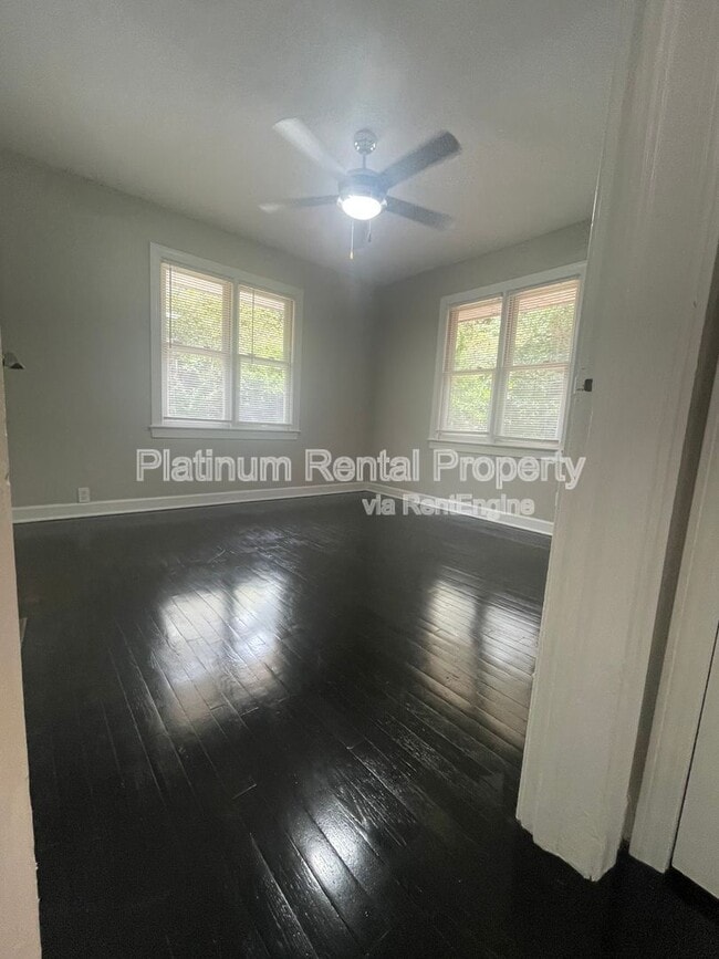 Building Photo - 3485 Maplehurst Dr
