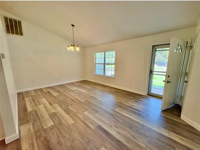 Building Photo - 1101 Ravenswood Dr