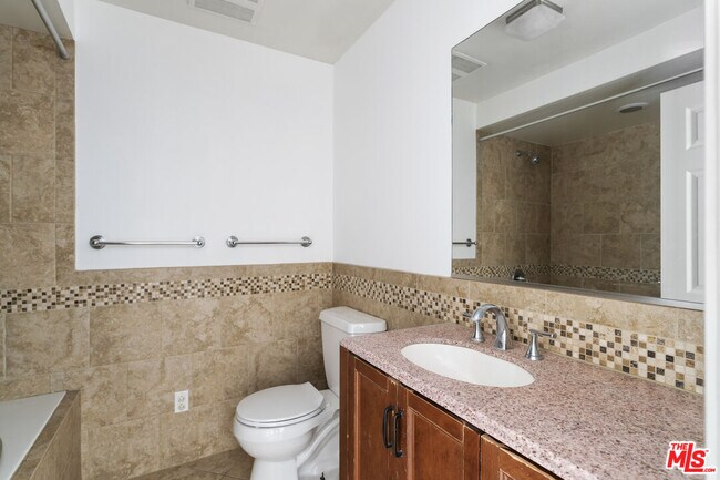 Building Photo - 4513 Wawona St