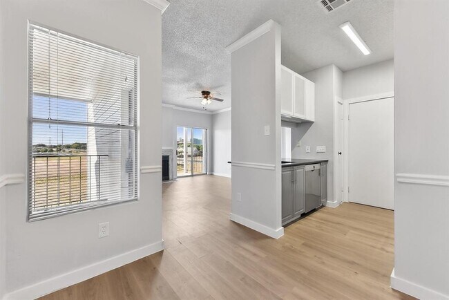 Building Photo - 12166 Metric Blvd