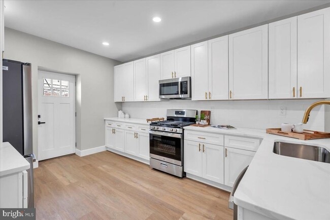 Building Photo - 1013 S 51st St