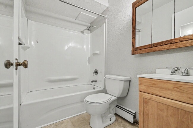 Building Photo - Cozy 2 bedroom Sanford Apartment Rental - $900/Month