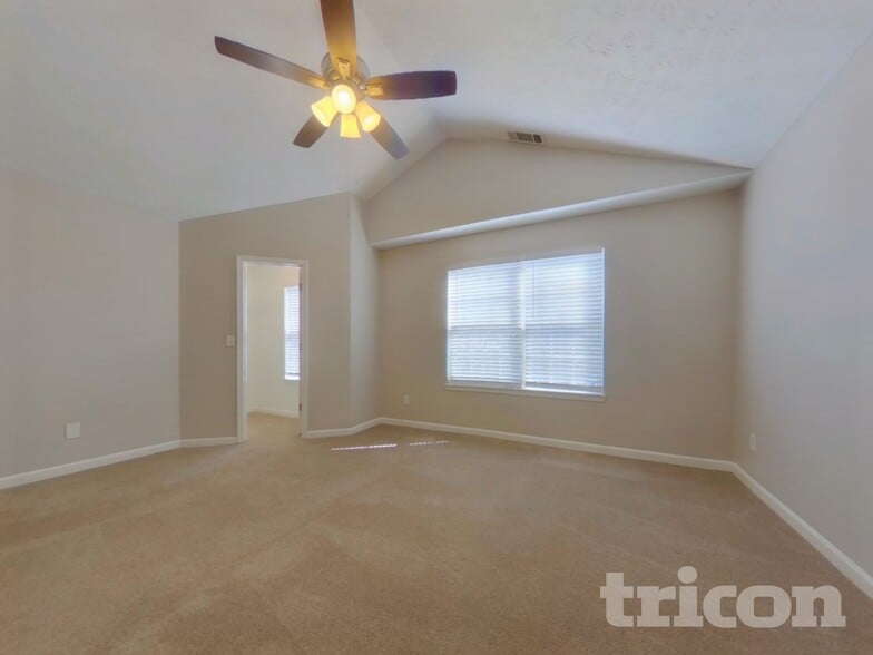 Building Photo - 360 Springhaven Way SE