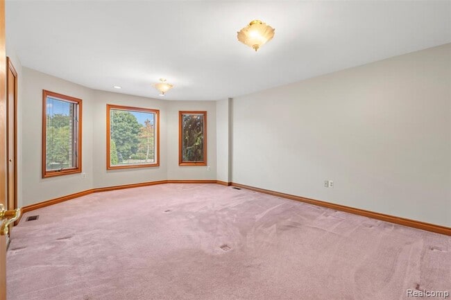 Building Photo - 40387 Emerald Ln E