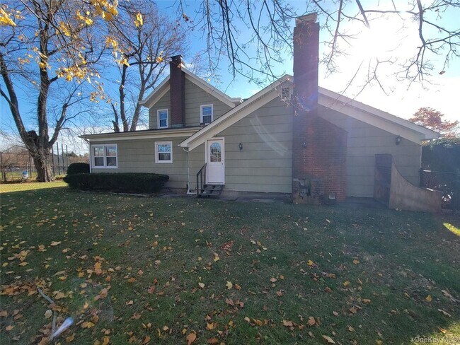 Building Photo - 475 Route 25a Unit UNIT B