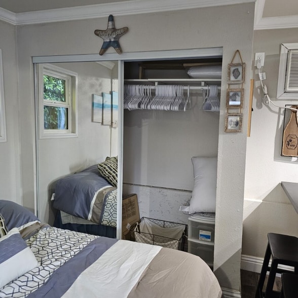 Building Photo - 12204 Hillwood Dr