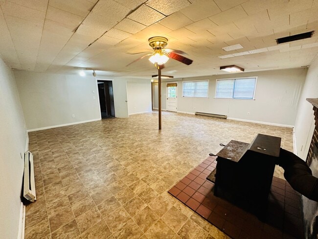 Building Photo - 604 Kelsey Ln