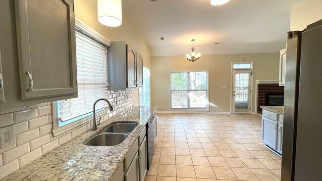 Building Photo - Lovely 3 bedroom, 2 bathroom ranch home in heart of Ballantyne