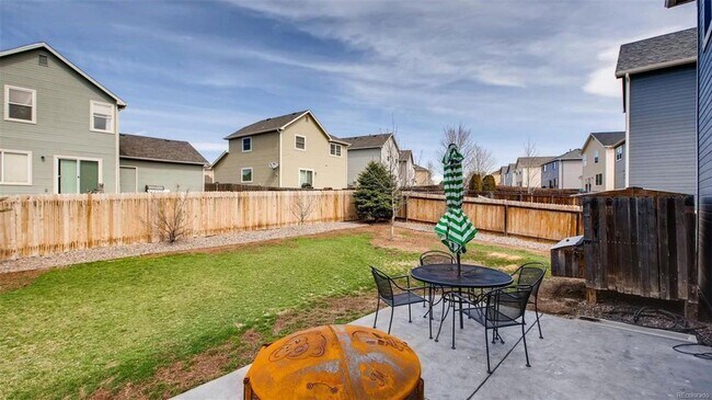 Building Photo - Charming Open Floor Plan Home