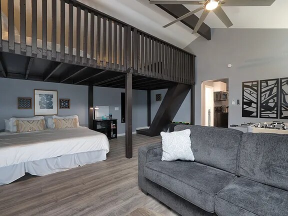 Building Photo - 1615 N Santa Rita Ave