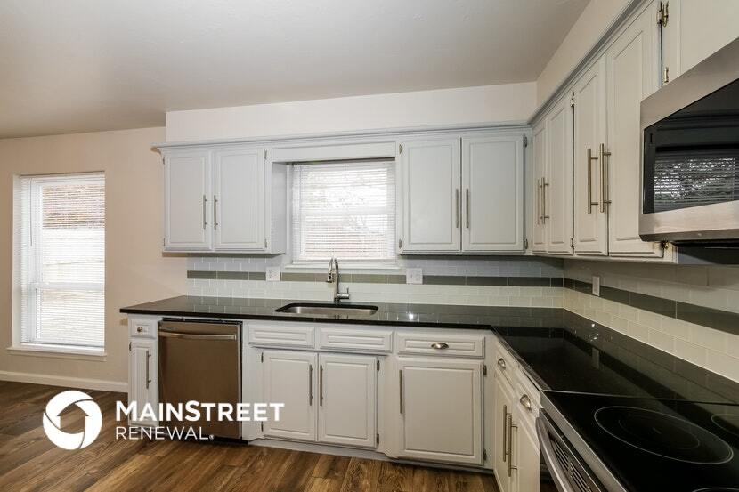 Building Photo - 3412 Prairie Ave