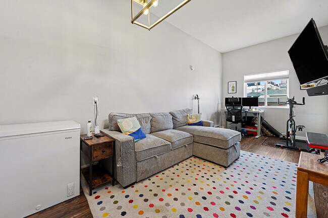 Building Photo - 3030 Monroe St