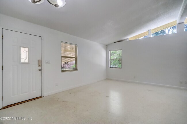 Building Photo - 4009 Bess Rd