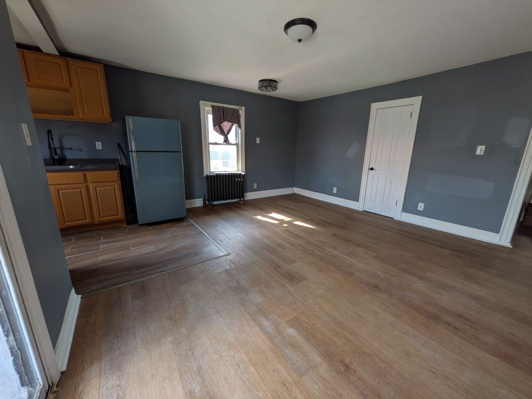 Building Photo - 205-11 110th Ave