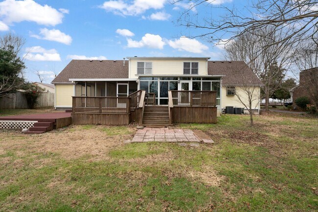 Building Photo - Lovely Single Family Home