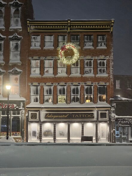 Building Photo - 98 Genesee St