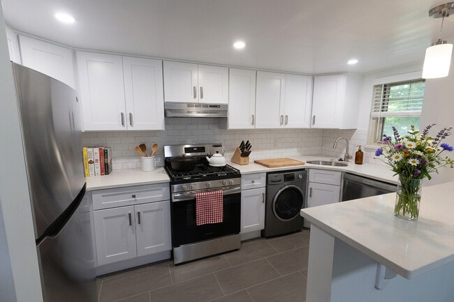 429 Apartments A102 Kitchen - 429 Apartments