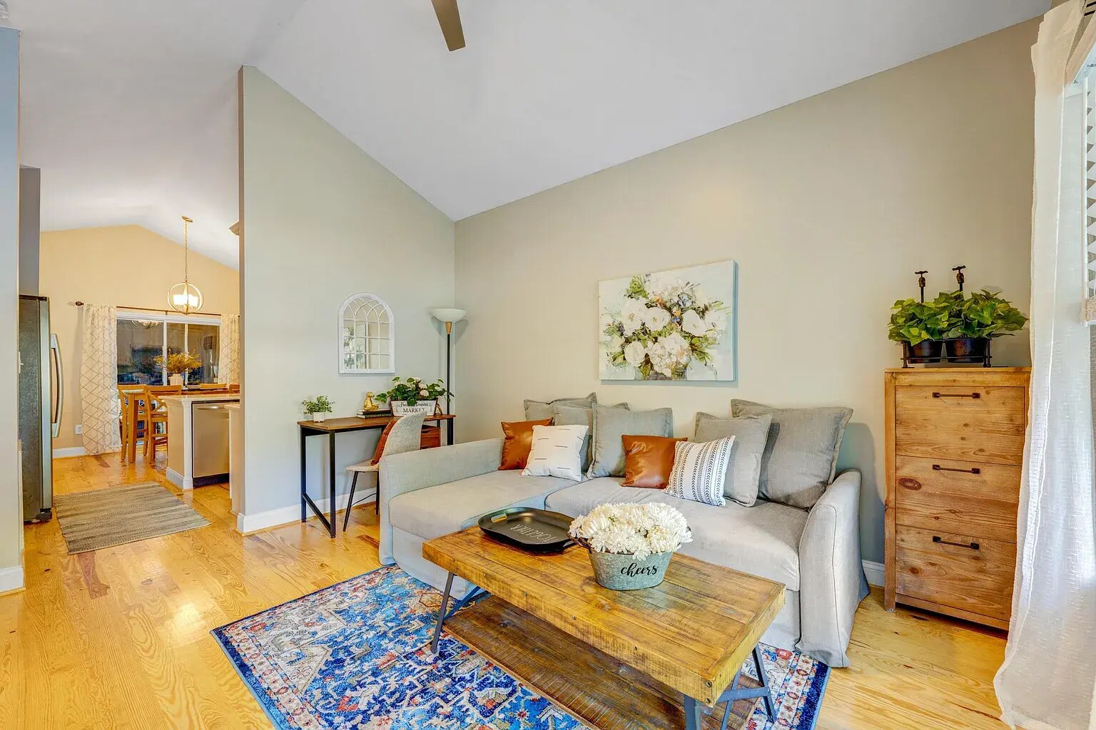 Building Photo - 104B Hillcrest Ave