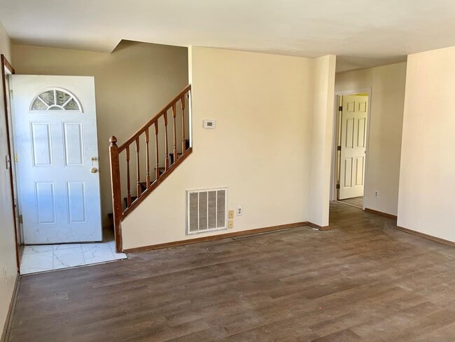 Building Photo - 3648 Ridge Rd