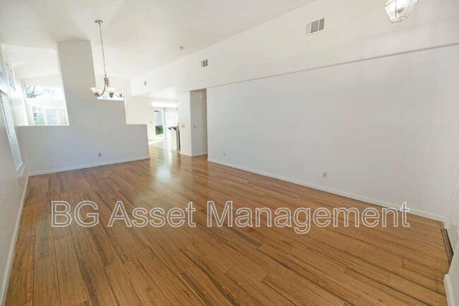 Building Photo - 295 Avalon Cir