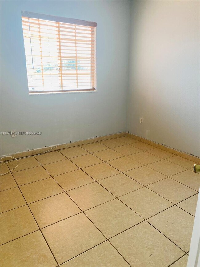 Building Photo - 17415 NW 75th Pl