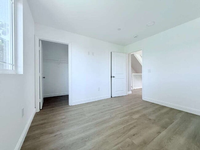 Building Photo - 1731 E 68th St