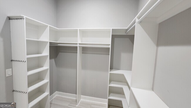 Building Photo - 143 Millers Branch Dr