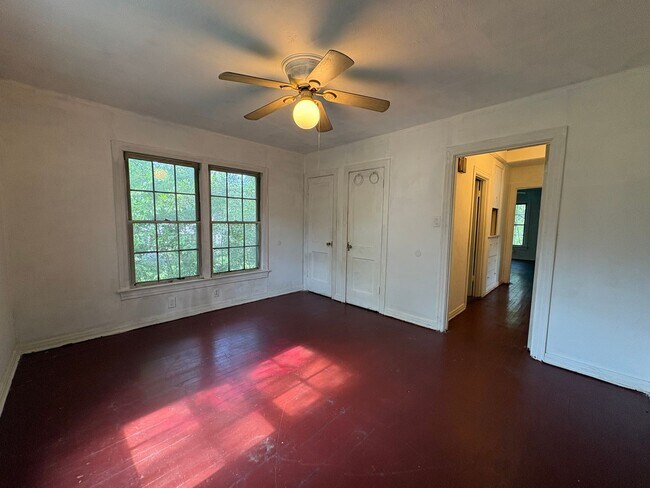 Building Photo - 2731-2732 Valley Ridge Rd