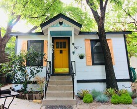 Building Photo - Charming North Campus Bungalow