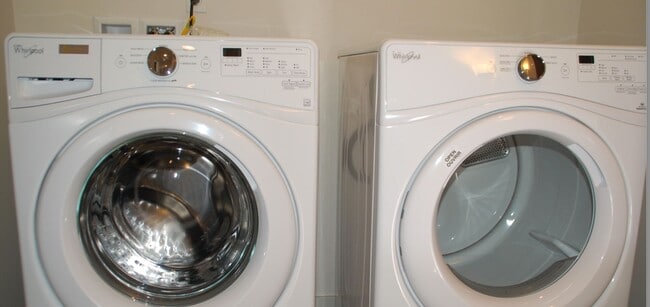 Building Photo - Ballard Townhouse