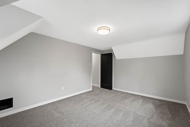 Building Photo - Stunning 3 bedroom home in Penn Hills available April 1st!