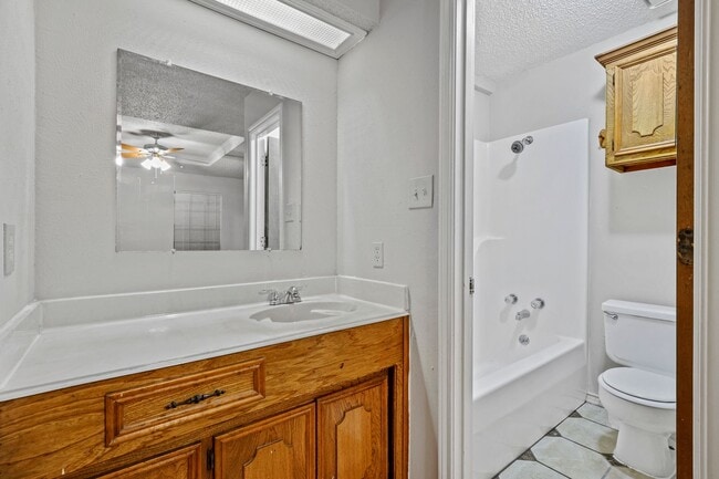 Building Photo - 219 E Pritchard Ln