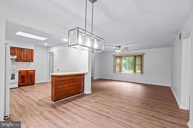 Building Photo - 1150 Garrison Rd
