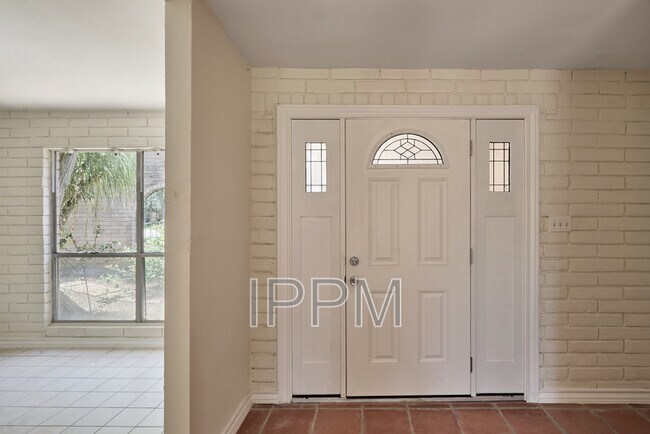 Building Photo - 5108 Manana Cir