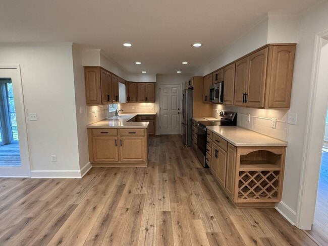 Building Photo - 3/3 Totally Renovated House on Sylvan Drive - Lincoln Forest