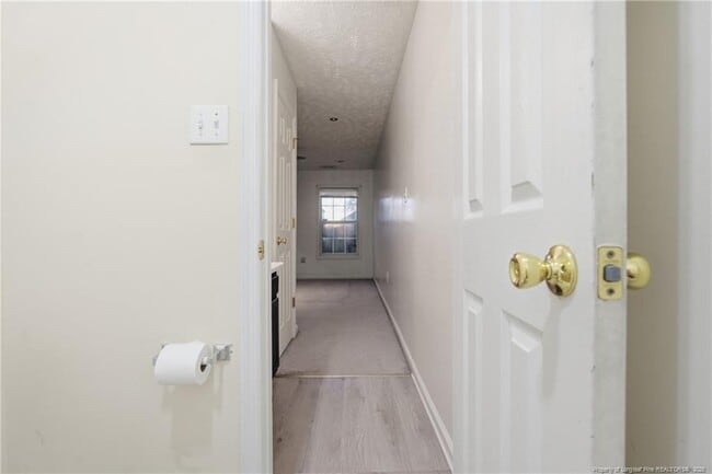 Building Photo - 419 Northwoods Dr